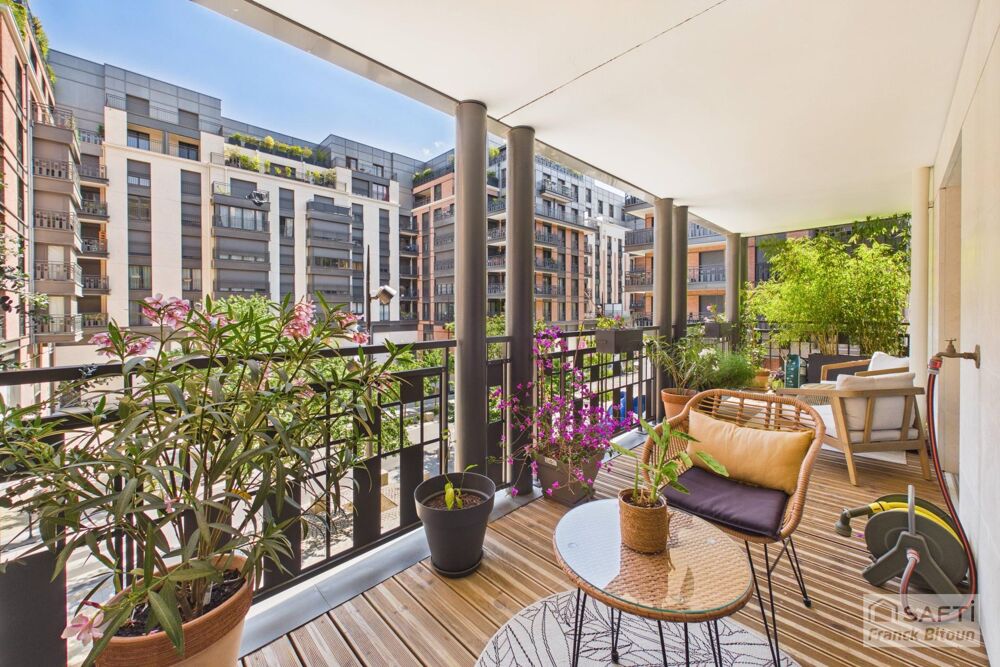Vente Appartement Delage - Bécon. 4 pièces de 2024 avec terrasse, cave et 2 parkings Courbevoie