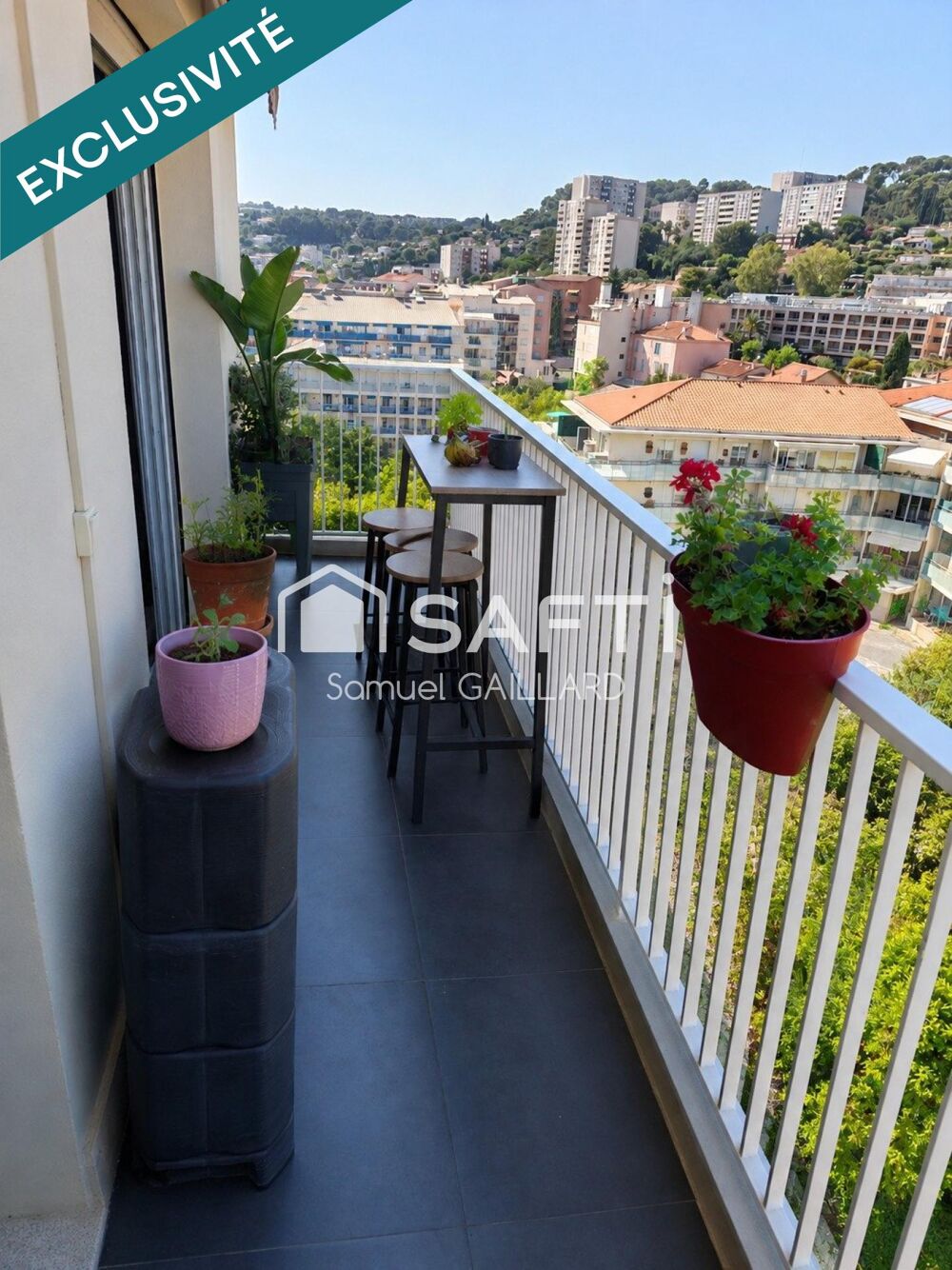 Vente Appartement Très grand studio en dernier étage, vue dégagée Vallauris