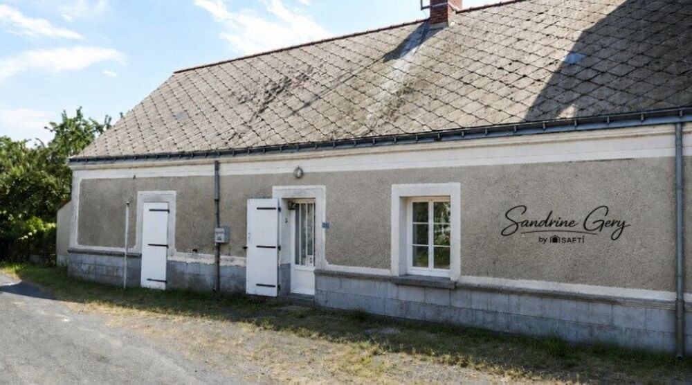 Au calme, découvrez cette maison avec jardin, garage et grenier aménageable offrant un beau potentiel dévolution.