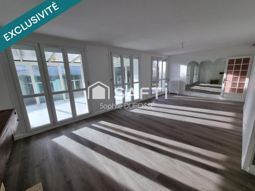 Belle opportunité pour ce beau plain-pied lumineux, idéalement situé, de 136 m², 6 pièces avec un double garage sur un terrain c