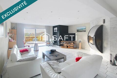   Maison de Type 7 sur 24 ares de terrain Maison - 7 pi�ce(s) - 210 m�