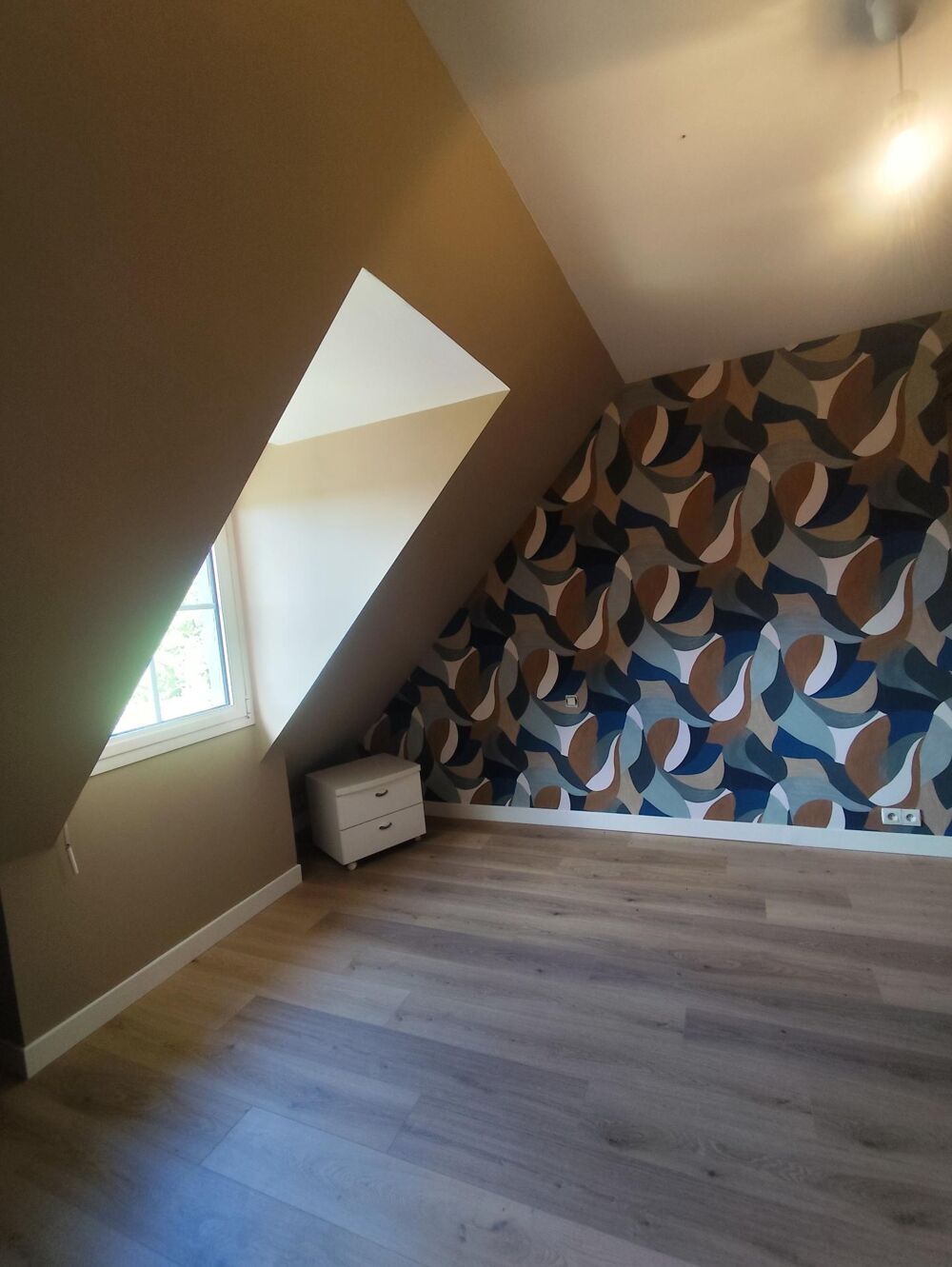 Charmante maison fonctionnelle avec beau terrain avec vue sur les champs !
