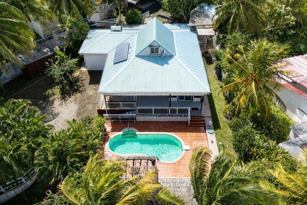 Vente Maison Maison à deux pas de la plage et des commodités! Sainte-rose