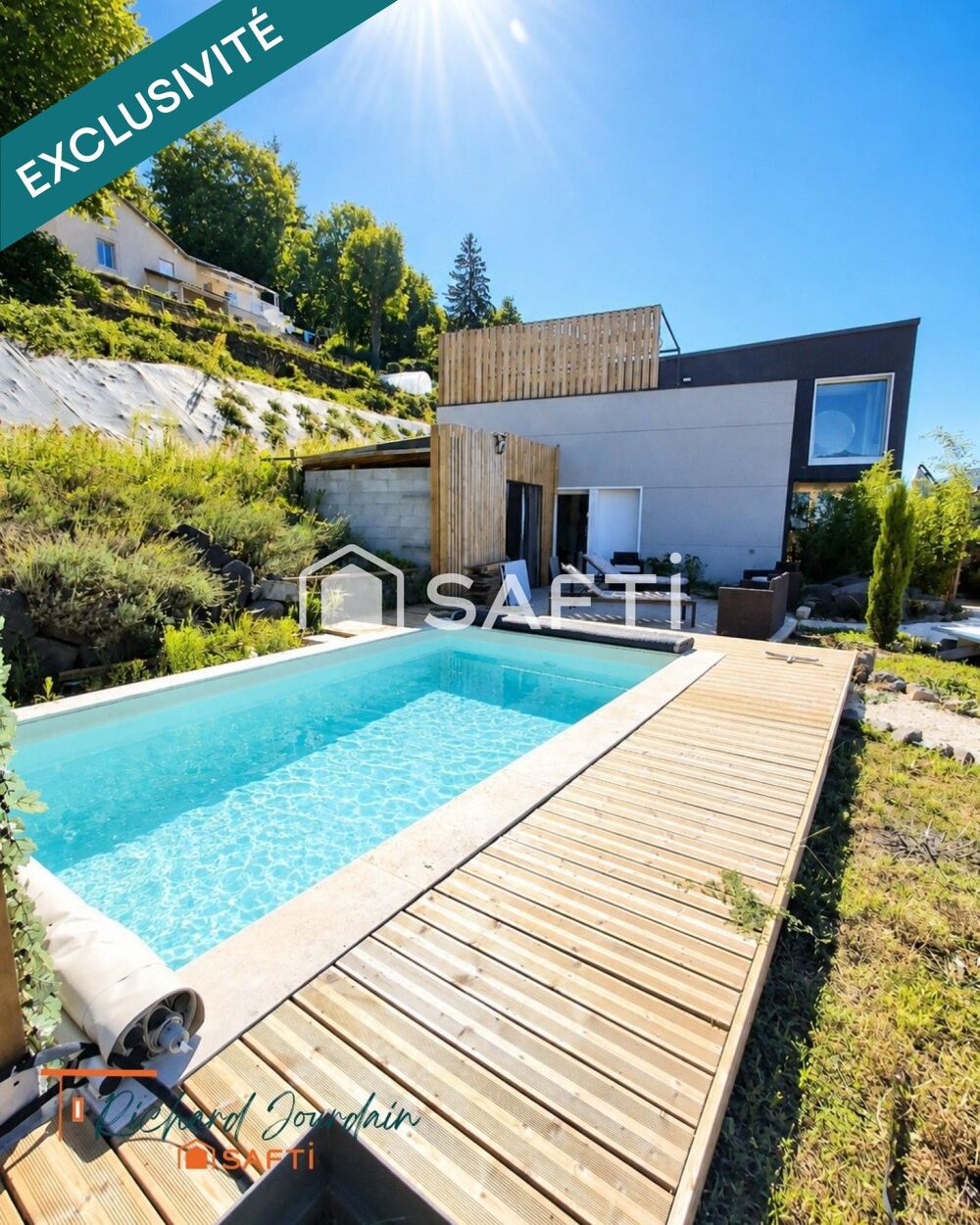 Plain-pied contemporain avec piscine et terrain privé