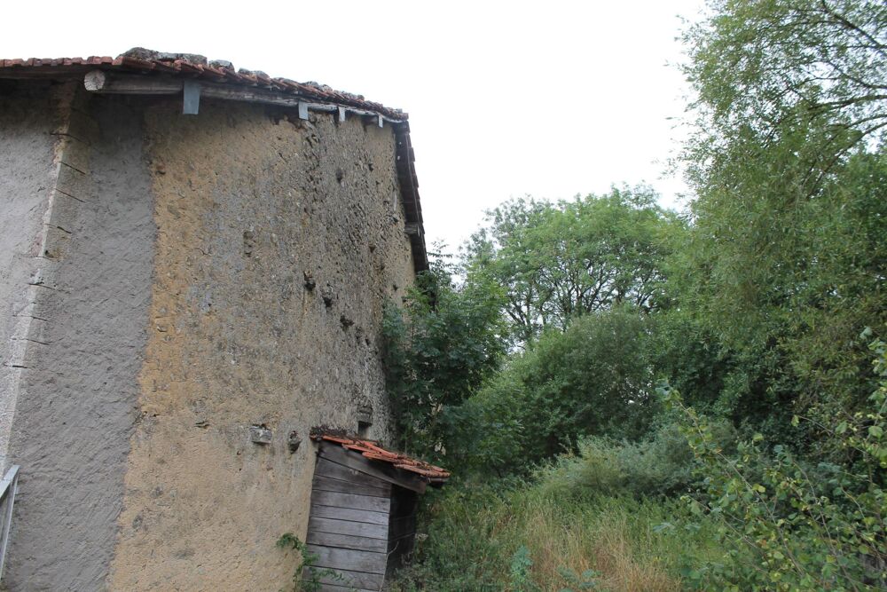 Vente Maison ancienne ferme à renover sur un terrain de 1575 m2 Gemonville