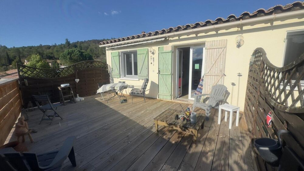 Villa T4 d'environ 90m² avec garage et gite T2 en rez-de-chaussée, terrasse bois avec vue dégagée sur les Pyrénées.