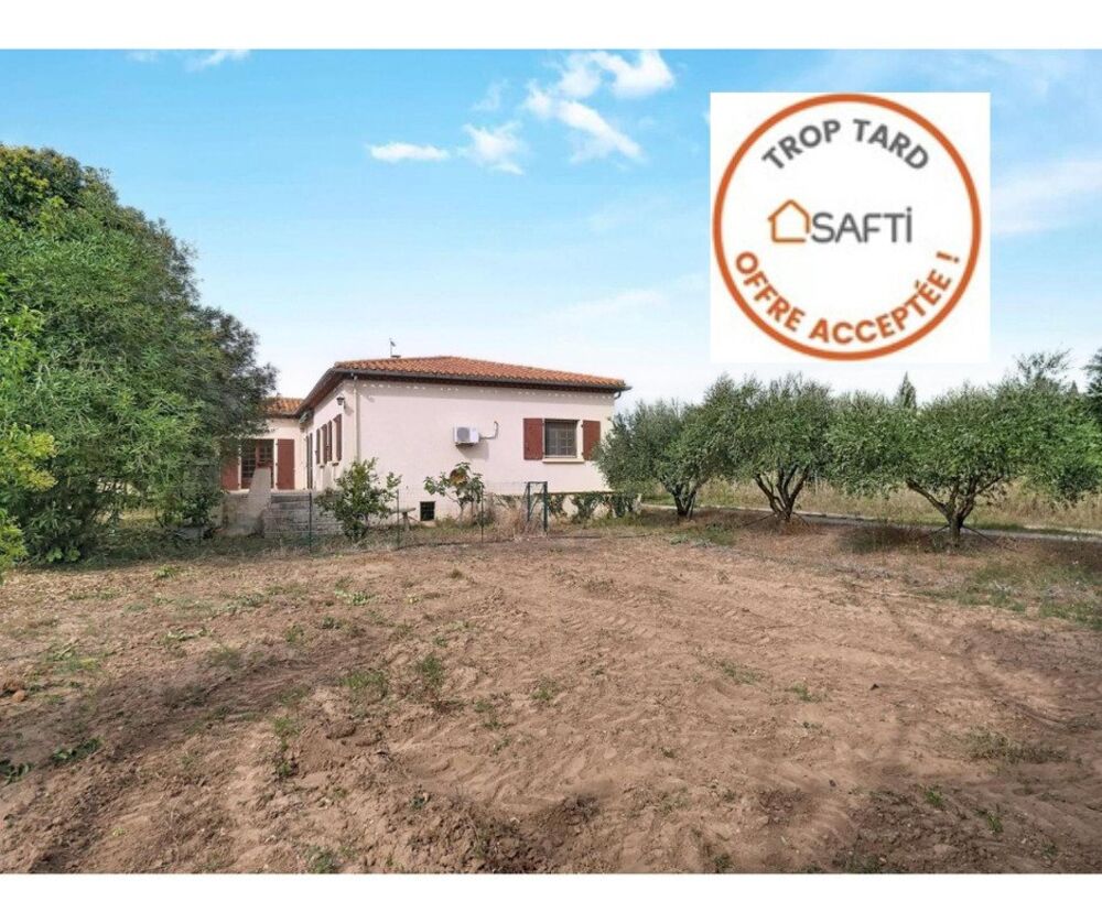 Villa 4 faces d'environ 159 m² sur terrain 1141 m² avec dépendance