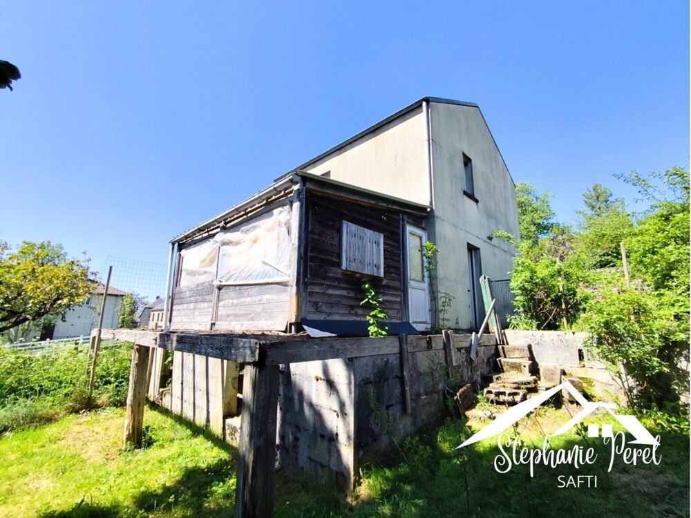 Maison au coeur du bourg de Peyrelevade  Vie pratique et calme rural réunis !