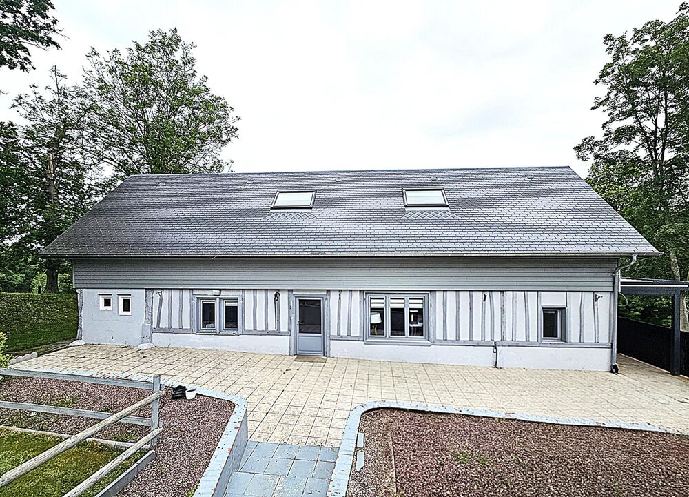 Belle longère de 110 m² sur 2500 m² de terrain avec garage