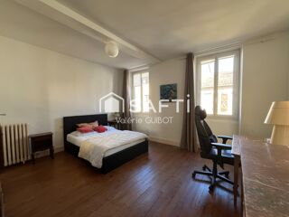  Maison à vendre 15 + pièces 700 m²