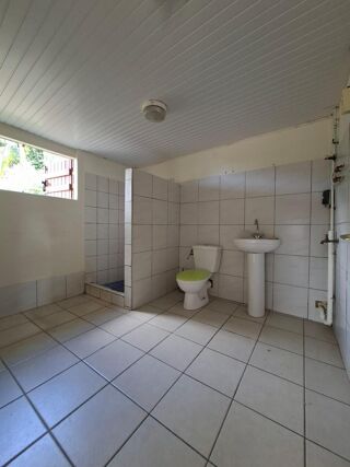  Appartement à louer 3 pièces 76 m²