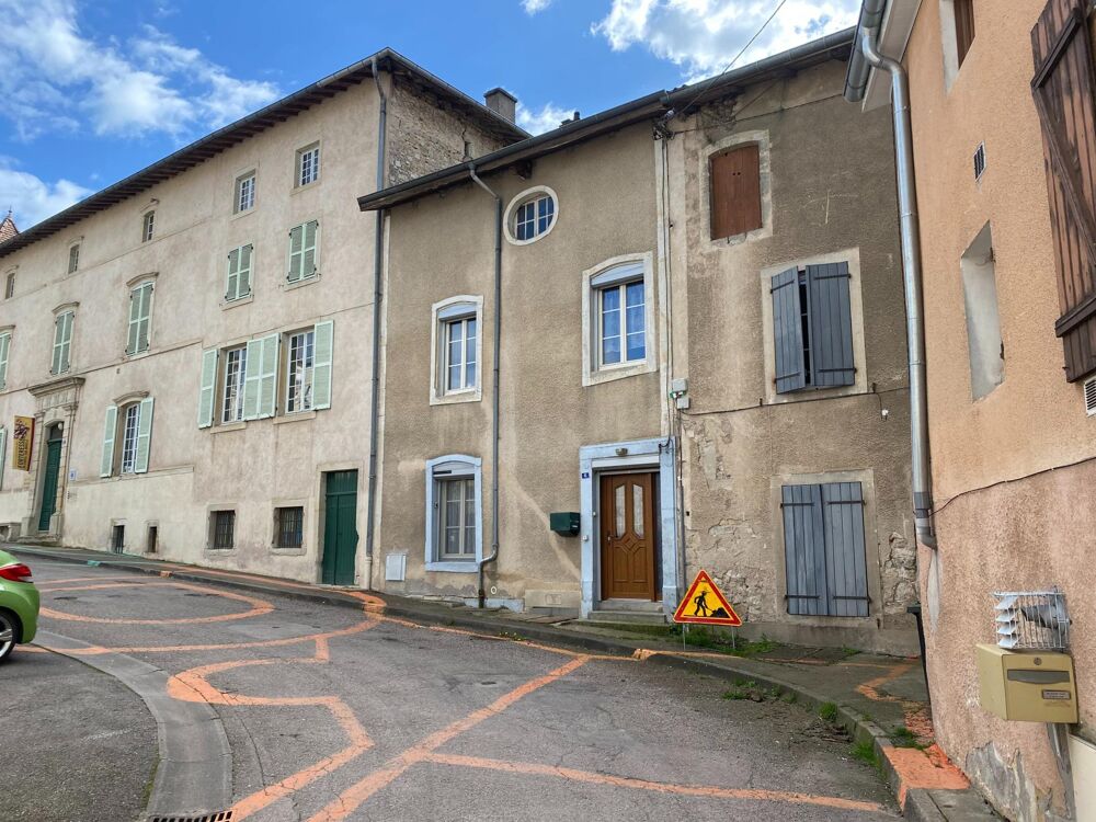 une maison située proche la voie rapide de NANCY et EPINAL