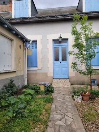Vente Maison Maison de ville avec cour au cœur de Tours et potentiel intérieur ! Tours