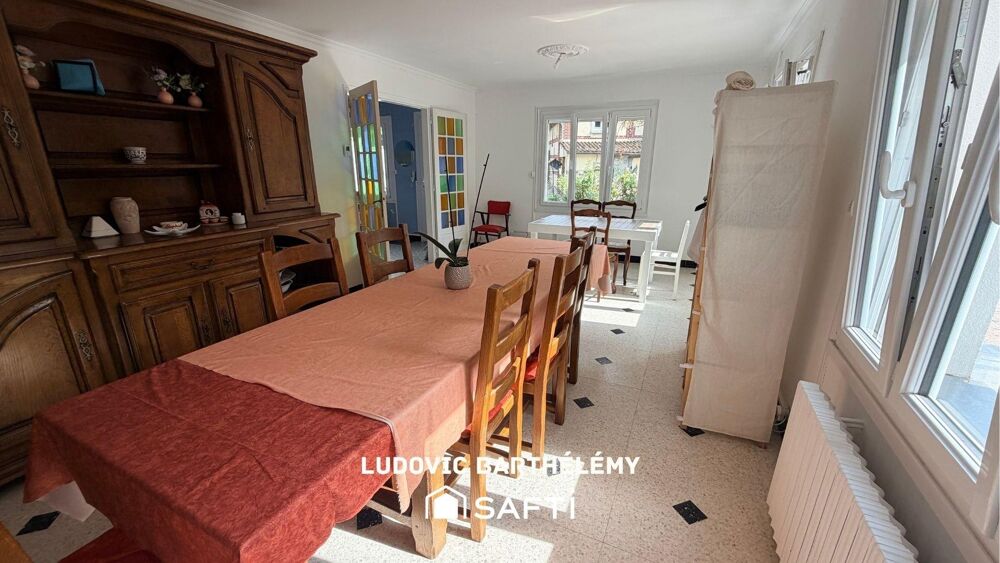 Maison à rafraichir avec jardin et 2 grands garages  Bolbec