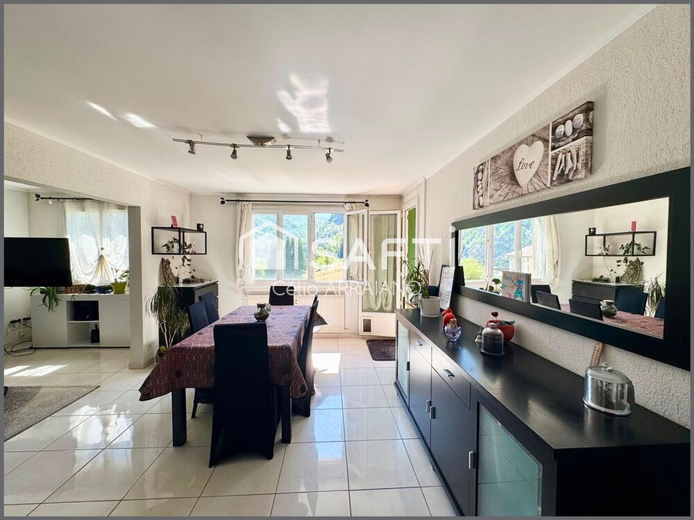 Location Appartement A LOUER - BEL APPARTEMENT 84 M²  RENOVE - MOREZ Hauts de bienne