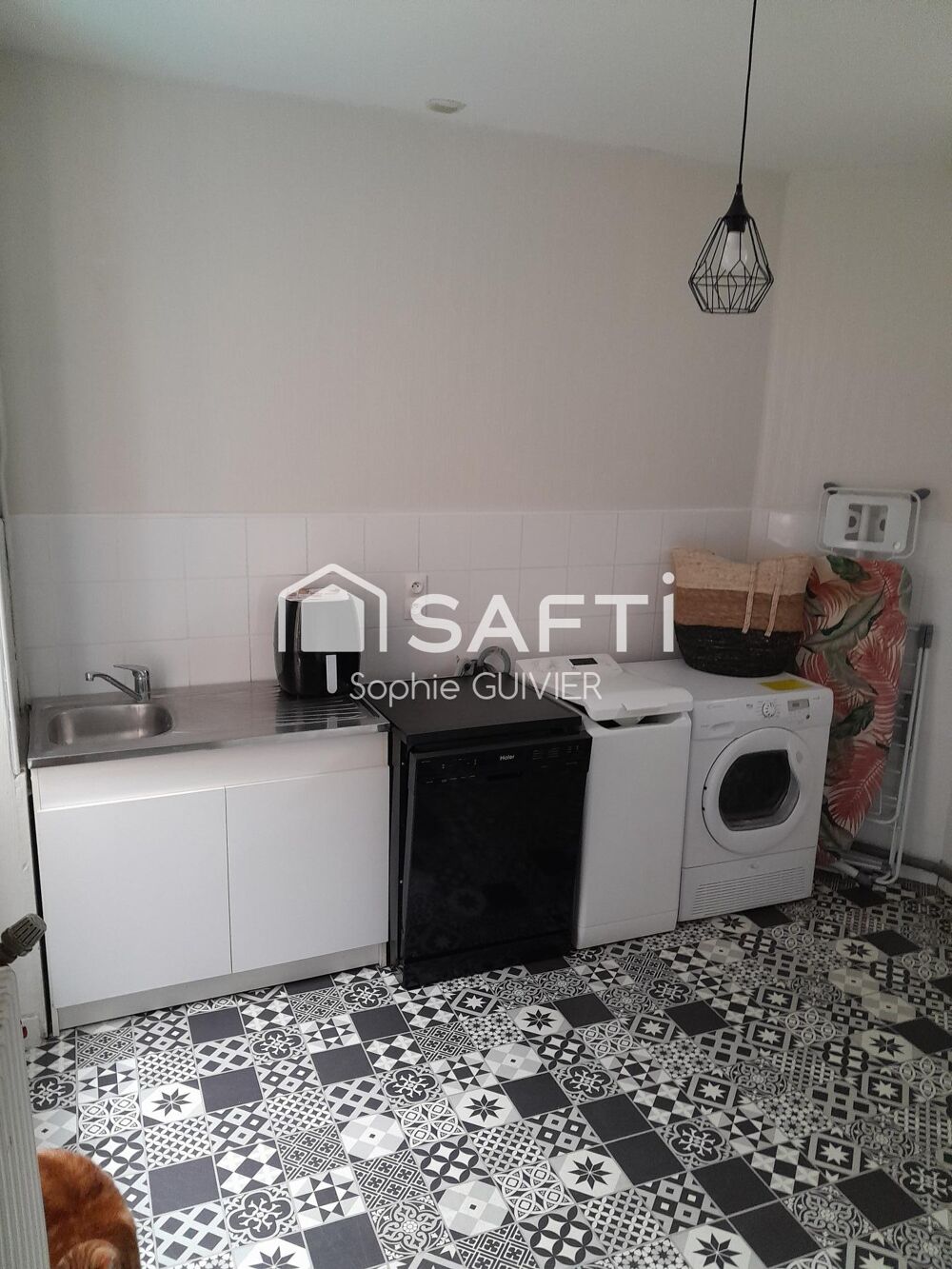Vente Maison Maison de bourg avec travaux à prévoir et toiture à refaire , 3 chambres à l étages Bree