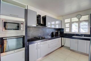  Maison � louer 6 pi�ces 180 m�