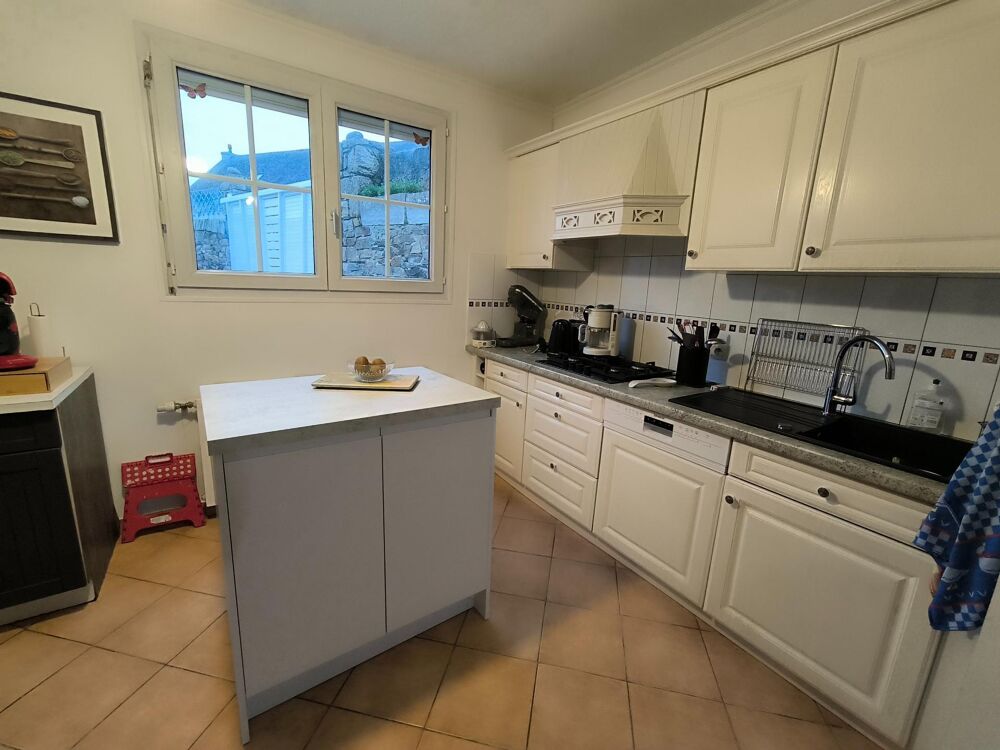 Maison en pierre avec dépendance