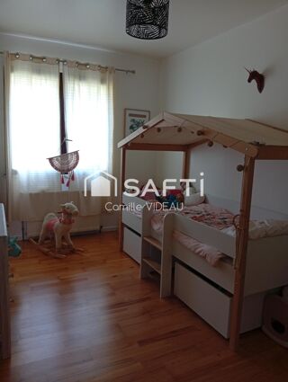  Maison  vendre 5 pices 196 m