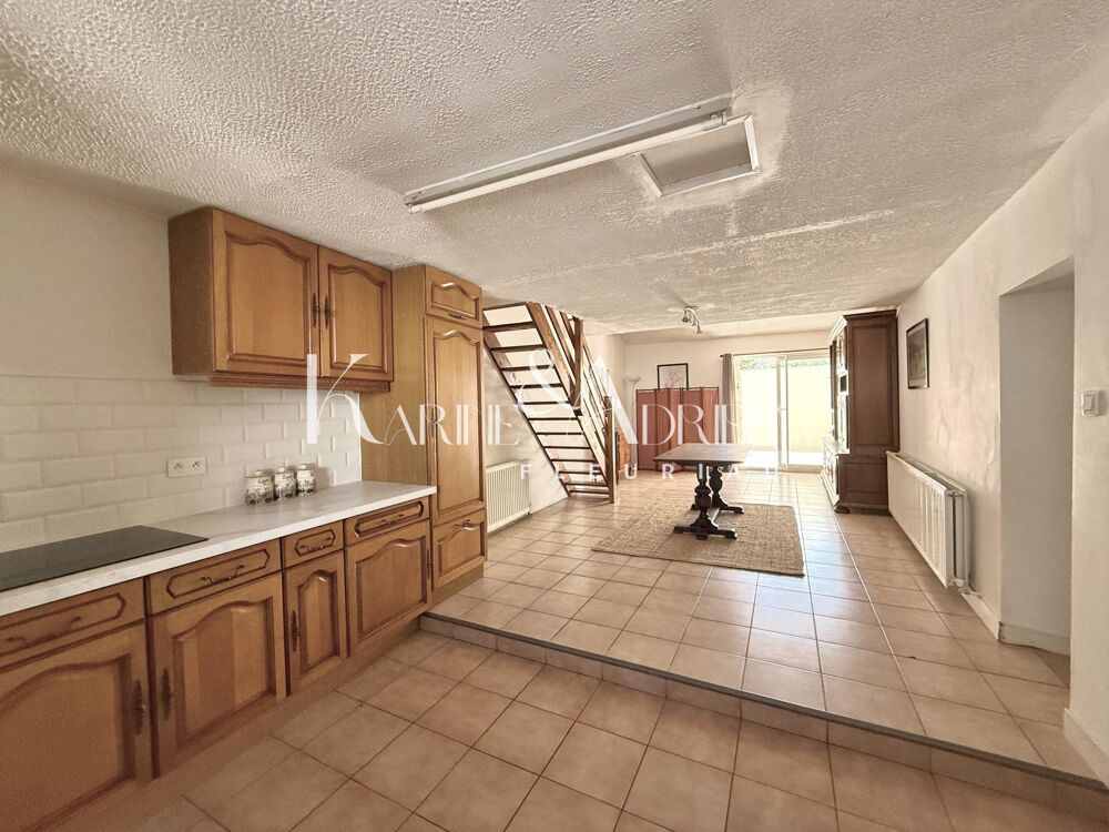 Vente Maison Maison de ville avec 2 chambres, mezzanine, bureau et garage Sainte-hermine