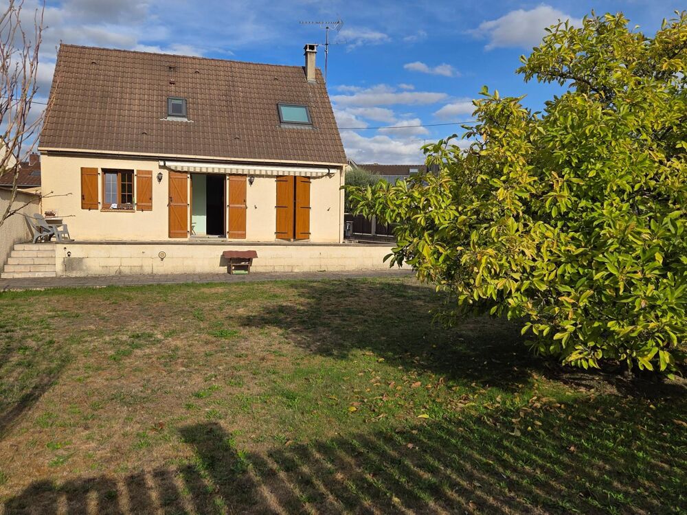 Maison familiale non-mitoyenne avec jardin, au calme