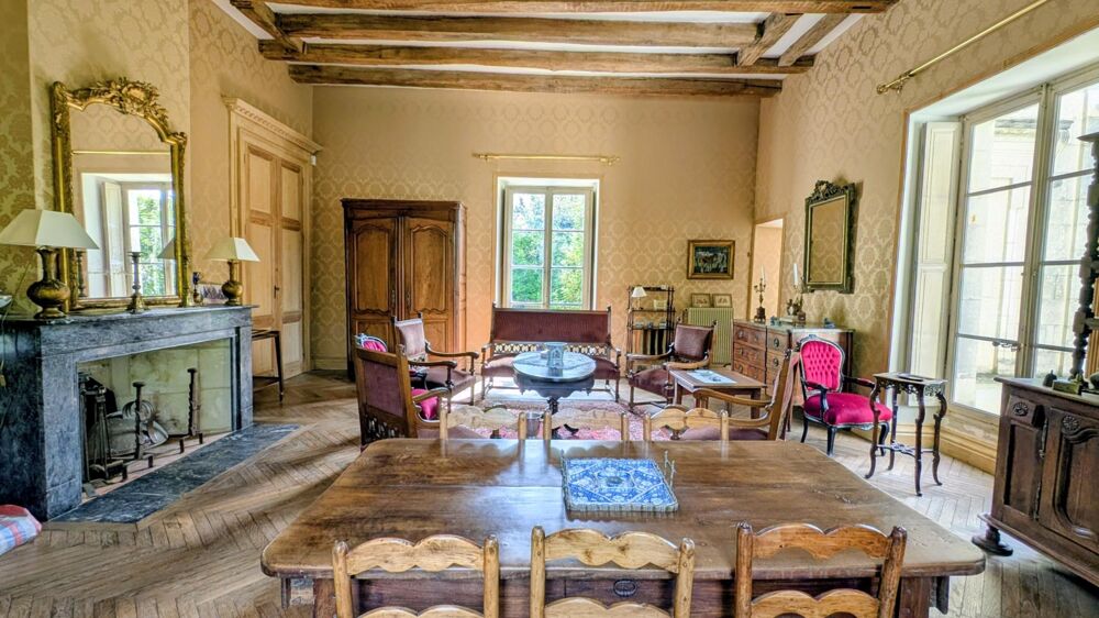 à vendre  Propriété/château Neuillé (49680)