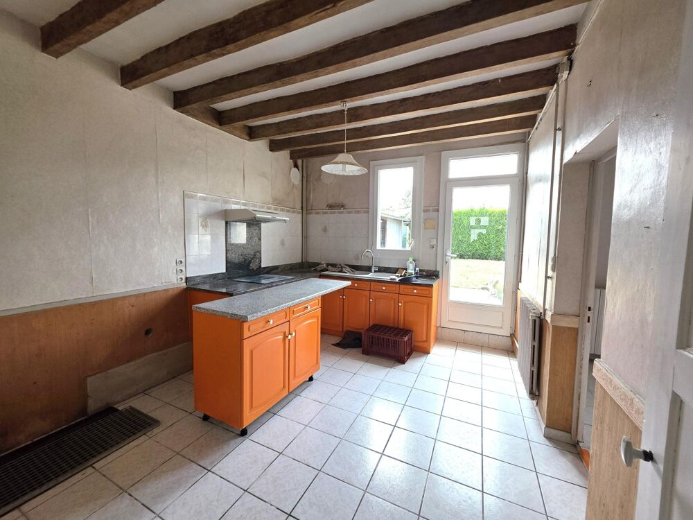 Vente Maison Belle maison de bourg, son terrain et ses dépendances ! Vernoil-le-fourrier