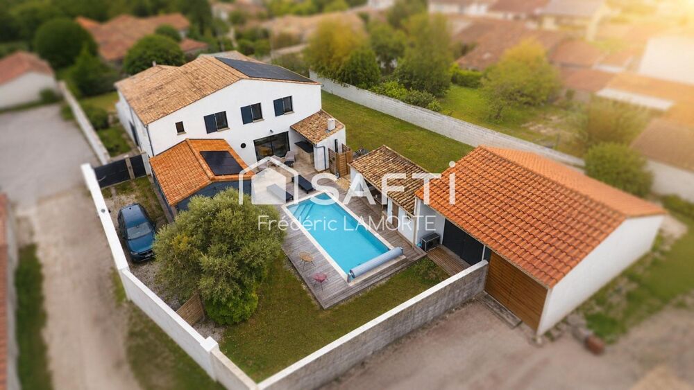 Ancien fournil de 180m², piscine, 5 chambres