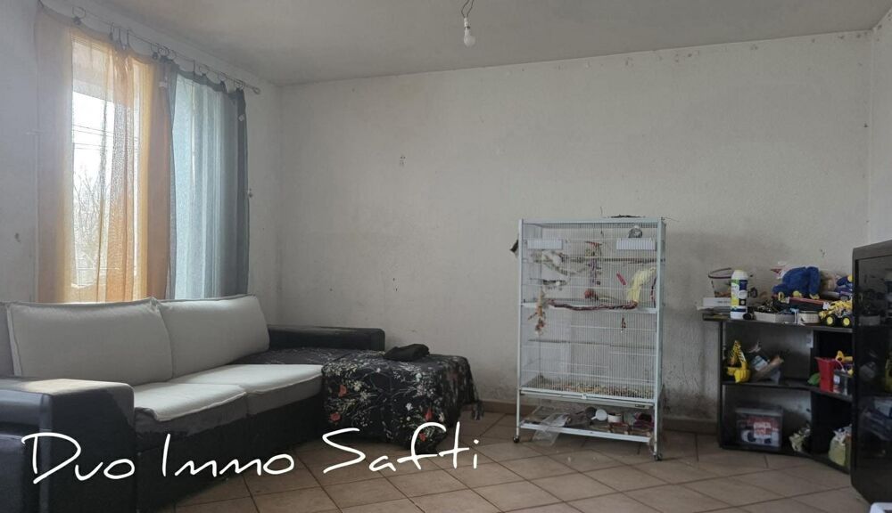 Vente Appartement VENTE URGENTE - T4 avec balcon, cave et garage dans copro rénovée. Manosque