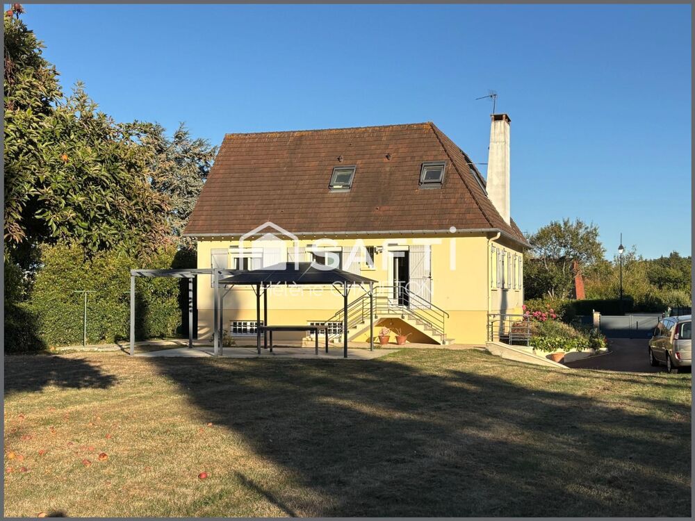 Centre BREVAL, maison 5 chambres 134 m² sur sous-sol total, jardin de 1 551m²