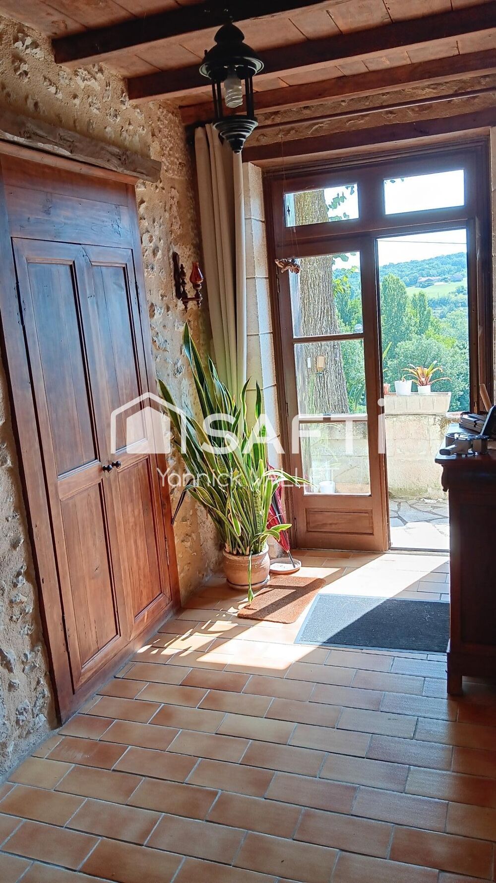 A vendre maison avec grange à Douchapt (24350)
