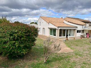 Maison 5 pièces 148 m² · à Pons · 148 m² · 253 000 €