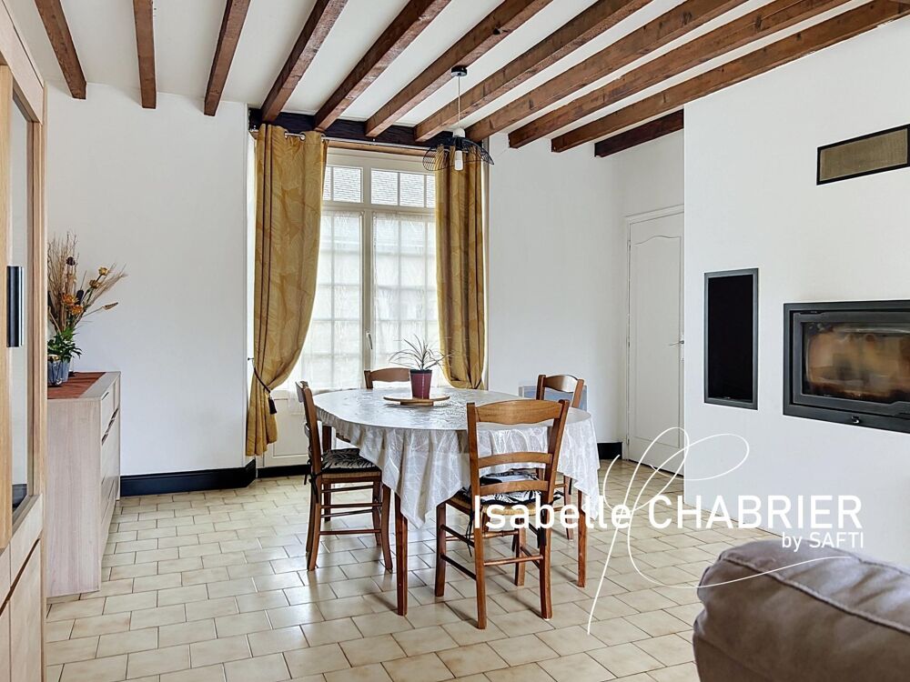 CHEMIRE, MAISON DE VILLAGE RENOVEE