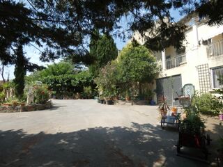  Maison  vendre 8 pices 320 m