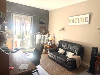  Maison  vendre 10 pices 370 m