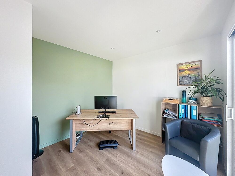   Immeuble de bureaux récent avec stationnements | accessible PMR Orvault