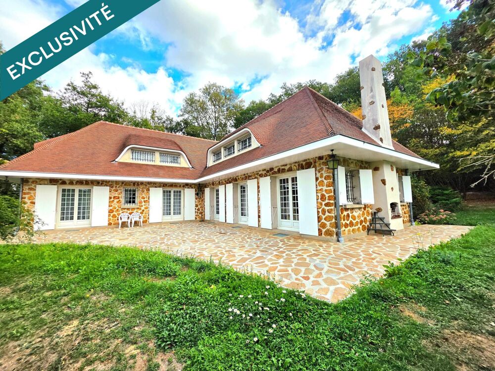 GRAND DOMAINE AVEC MAISON D ARCHITECTE 300M2 sur 10 HECTARES