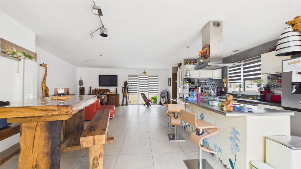 Vente Maison Maison de Plan pied de 2013, 3 chambres, garage double, dans un quartier résidentiel calme Villedoux
