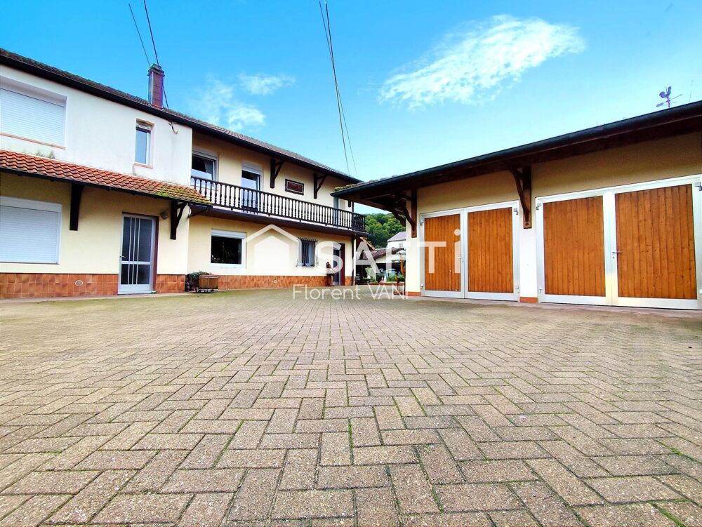 Ensemble immobilier au coeur du village