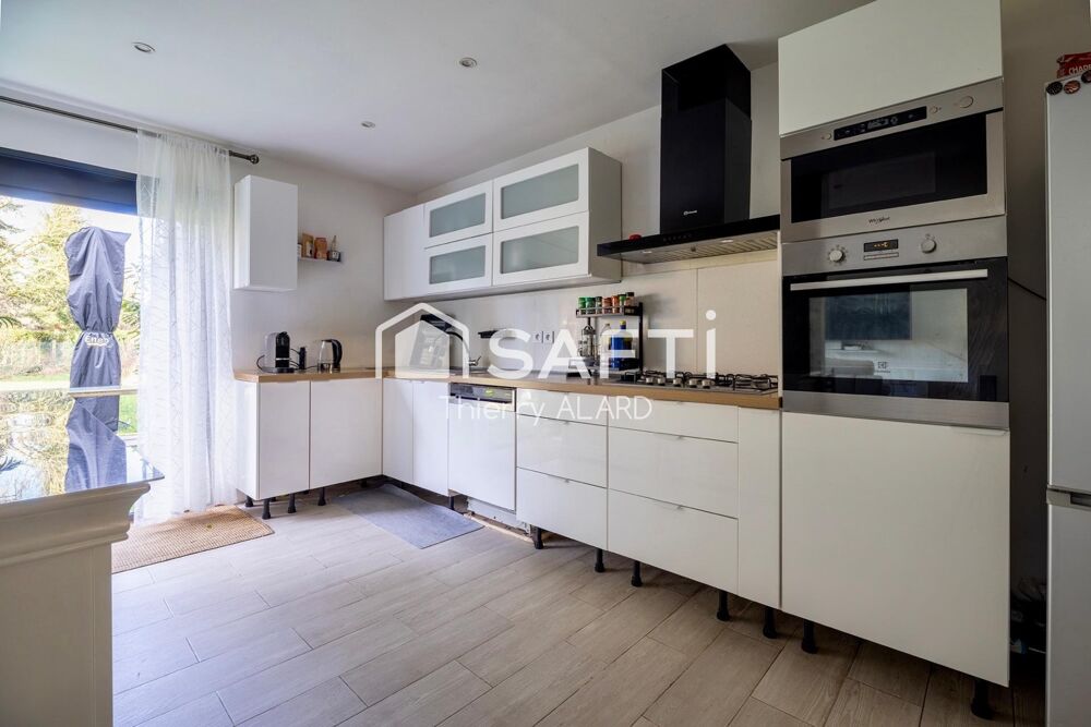 MAISON DE 6 PIECES, 140 m² à Ezanville