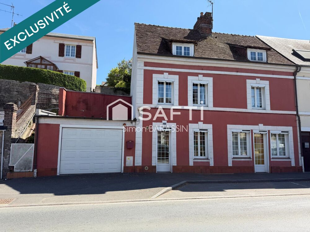 Maison de bourg avec beau potentiel, proche Lisieux