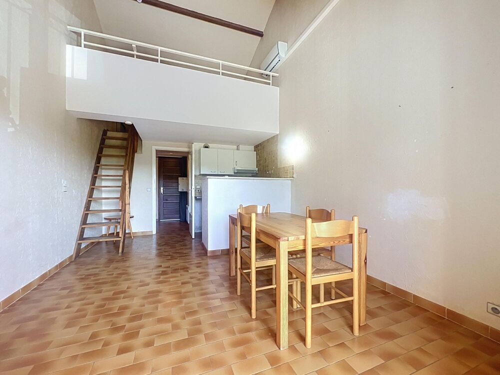 Vente Appartement Peymeinade : T2 en Duplex + 2 stationnements au calme. Peymeinade
