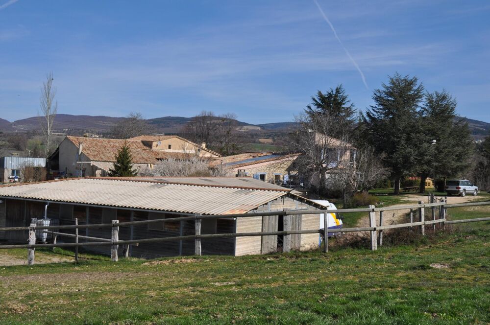à vendre  Maison Revest-du-Bion (04150)
