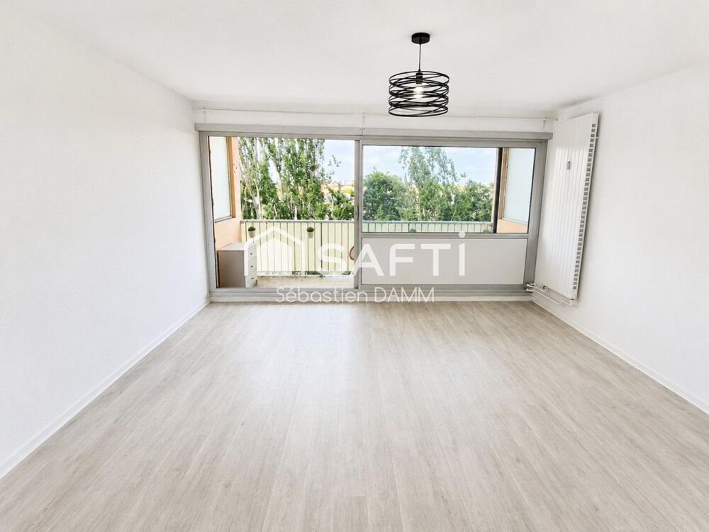 MULHOUSE  Appartement 3 pièces de 75 m²  Dernier étage avec ascenseur  2 balcons  Garage  Cave