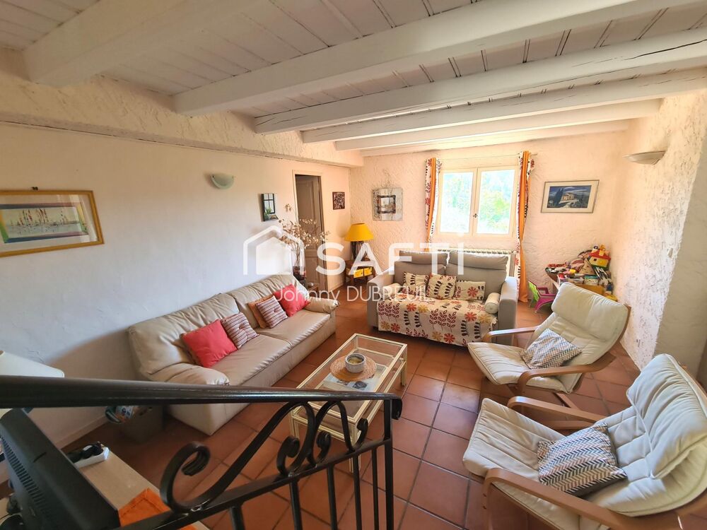PIGNANS - MAISON TRADITIONNELLE DE 225M2 COMPOSEE DE 3 APPARTEMENTS, PISCINE, TERRAIN DE 4556M2