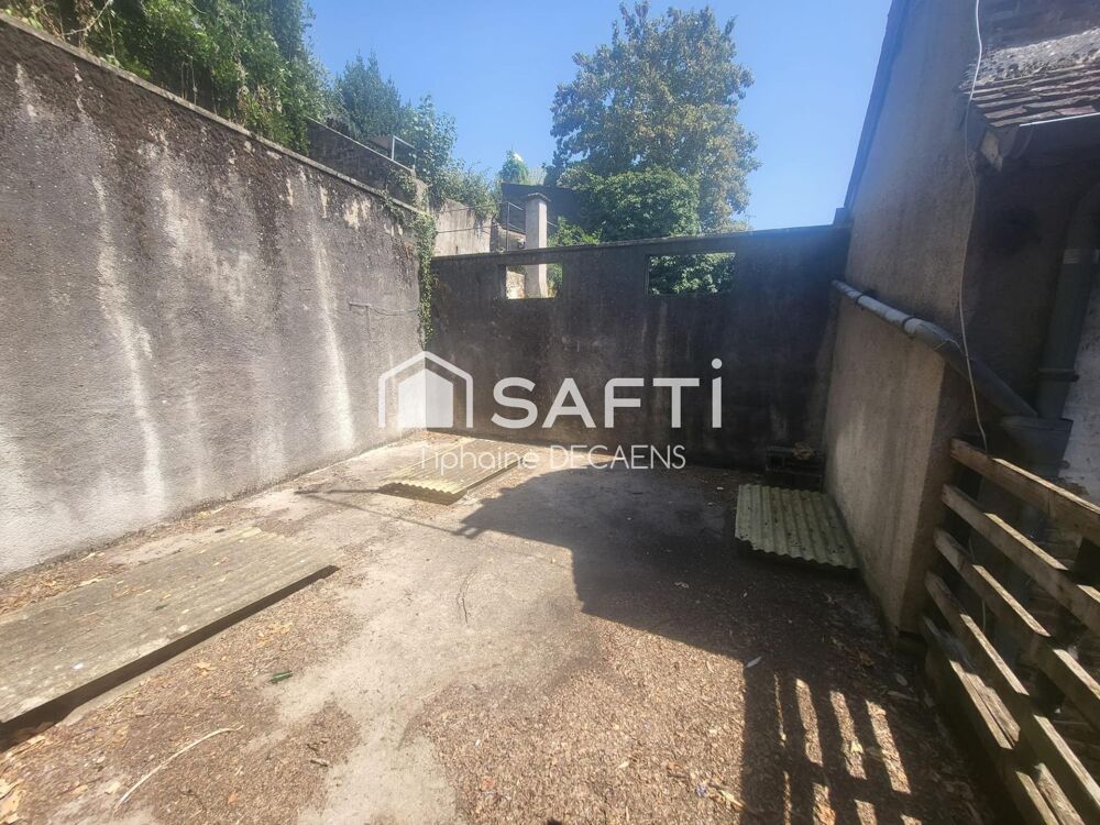 Vente Maison Maison Atypique sur 3 niveaux, Hyper centre, ideal investisseur ou 1er Achat. Travaux a Prévoir. Chateau-renault
