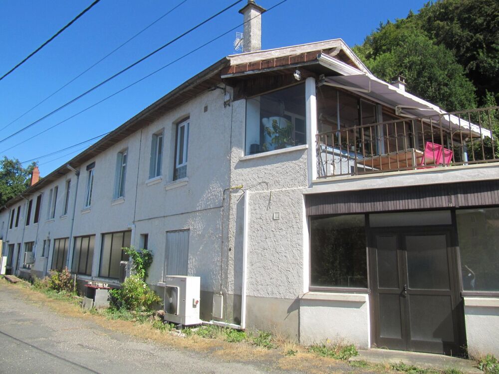Vente Immeuble Une affaire à ne pas manquer : deux grands batiments de stockage, deux appartements plus un troisième en cours de finition sur u La monnerie-le-montel