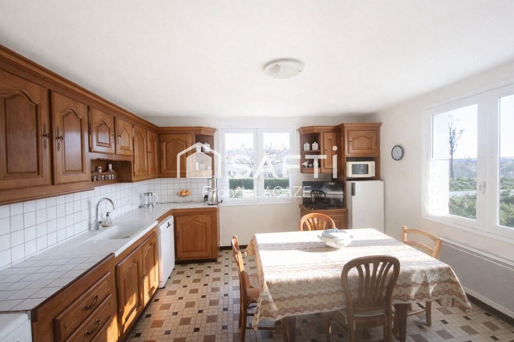 Maison avec vue exceptionnelle sur les Pyrénées
