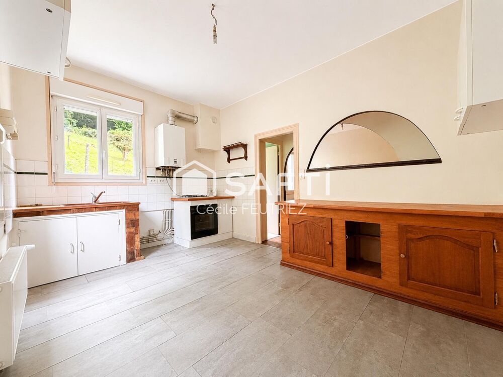 Appartement avec stationnement et cave