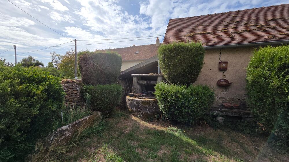 Vente Maison Ferme T3 de caractère à Saint-Marcelin-de-Cray : cour fermée, partie vie de plain-pied et dépendances à foison Saint-marcelin-de-cray